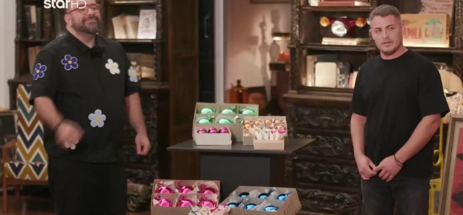 Υποσχέθηκε χριστουγεννιάτικο δώρο στον αγοραστή με την καλύτερη προσφορά!