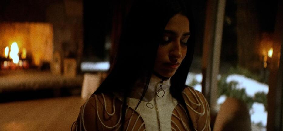 Αναστασία: Δίνει Εικόνα Στο «Βρέχει»