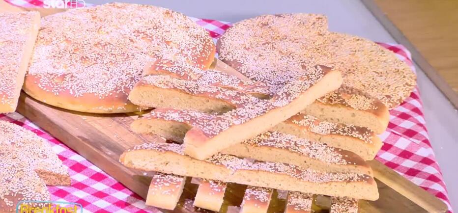 Λαγάνα με ταχίνι και μέλι