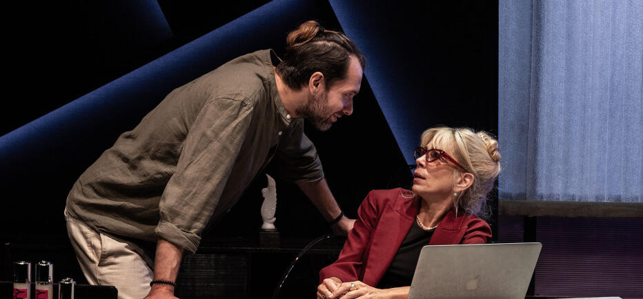 Είδαμε την παράσταση Linda στο θέατρο Επί Κολωνώ