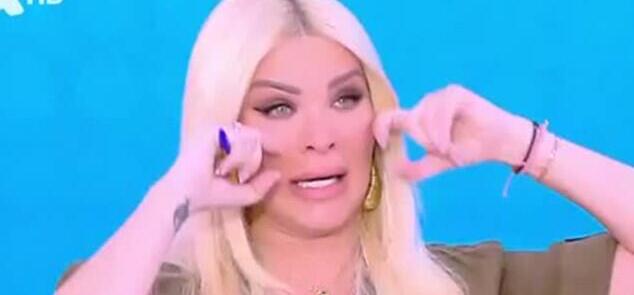 Βούρκωσε on air η Κατερίνα Καινούργιου: «Με συγκίνησες πάρα πολύ»