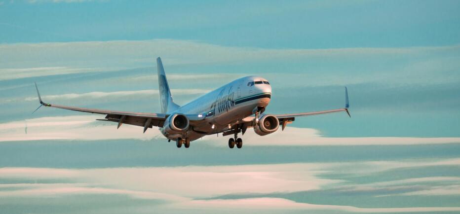 Για αυξήσεις στα αεροπορικά και τα ακτοπλοϊκά εισιτήρια ανησυχεί η Ε.Ε.