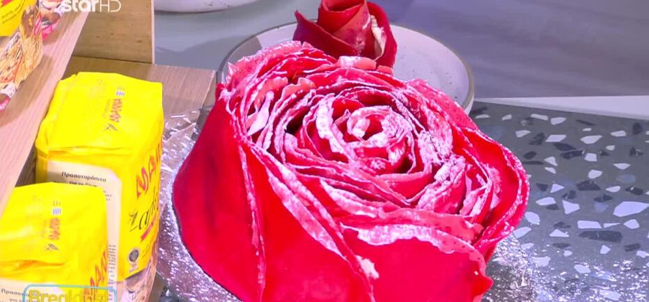 Μοναδικές κόκκινες κρέπες λουλούδι!