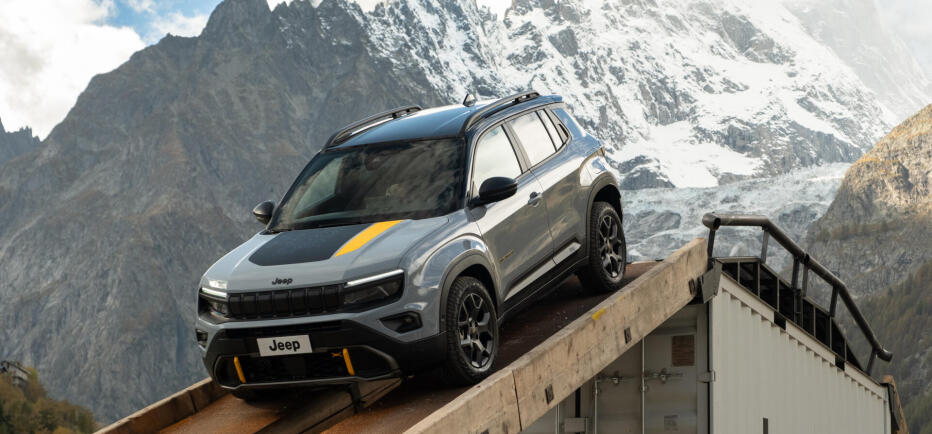 Jeep Avenger 4xe: Πρωταγωνιστεί στο χιονοδρομικό του Παρνασσού