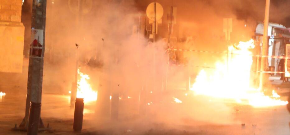 Έριξαν 7 βόμβες μολότοφ σε προαύλιο σχολείου της Θεσσαλονίκης!