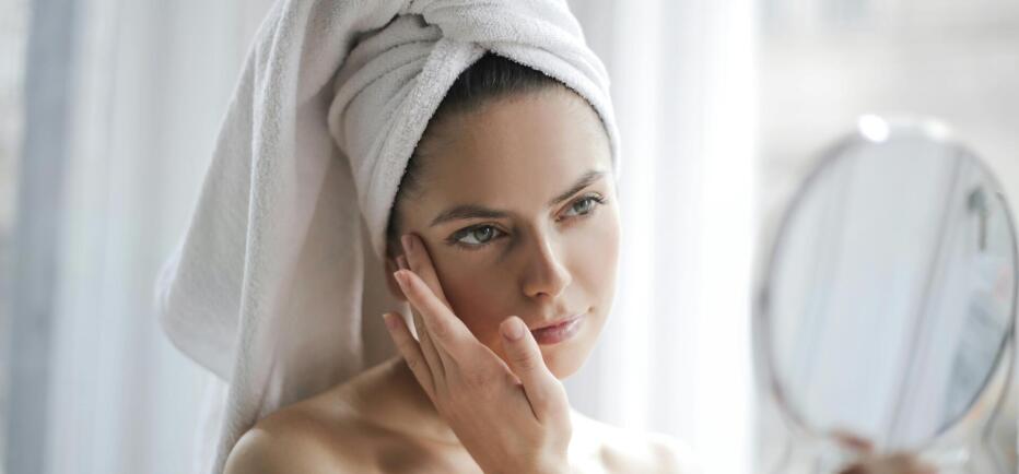 3 παράξενα beauty hacks που κάνουν θραύση στα social media