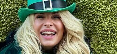 Ιρλανδική απόδραση για την Ελένη Μενεγάκη –Πόζες και βόλτες στο Δουβλίνο