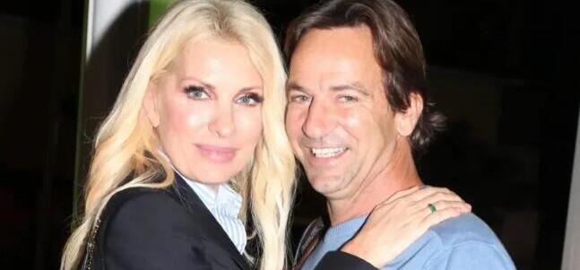 Ελένη Μενεγάκη: Φήμες για κρίση στον γάμο της με τον Μάκη Παντζόπουλο