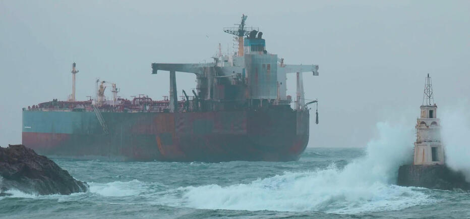 Χτυπήθηκε ελληνόκτητο πλοίο στη Μαύρη Θάλασσα