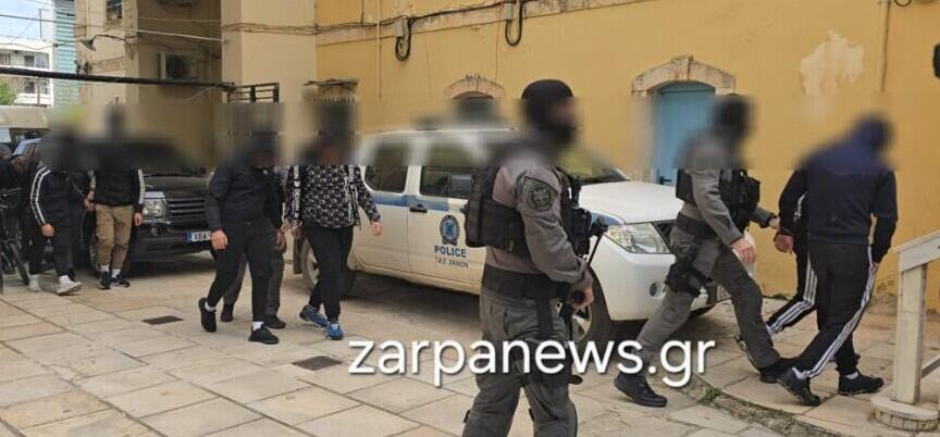 Κρήτη: Eλεύθεροι οι έξι κατηγορούμενοι για τον ομαδικό βιασμό 17χρονης