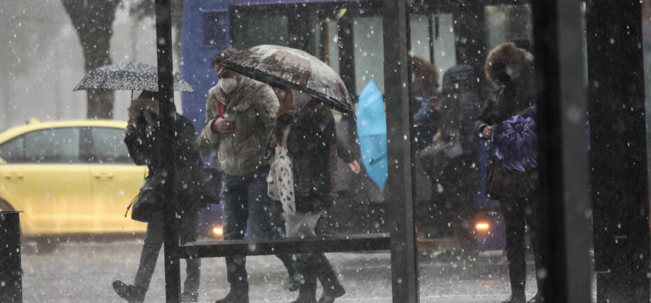 Έρχεται τριήμερη κακοκαιρία με βροχές και… χιόνια