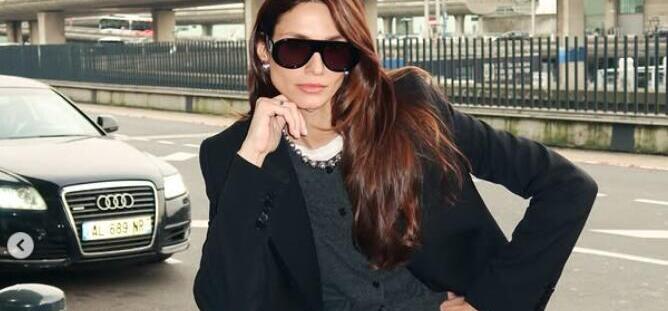 Ηλιάνα Παπαγεωργίου: Με business - inspired look στο αεροδρόμιο