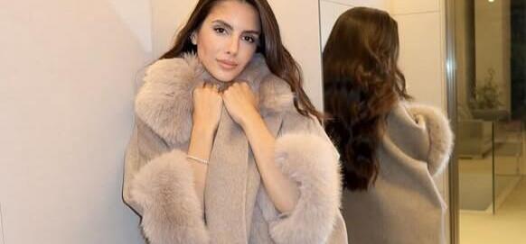 Τα sneakers της Αλεξάνδρα Νίκα τραβούν όλα τα βλέμματα – Δες γιατί