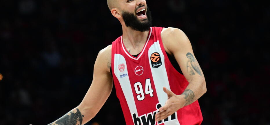 Oλυμπιακός: Τιμωρία για Φουρνιέ και Μπαρτζώκα