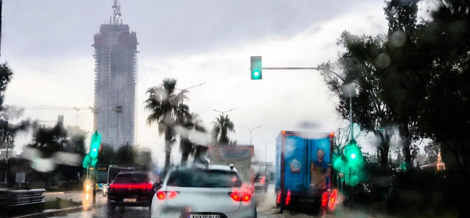 Χειμωνιάτικος καιρός μέχρι την 25η Μαρτίου - Βροχές, σκόνη και κρύο