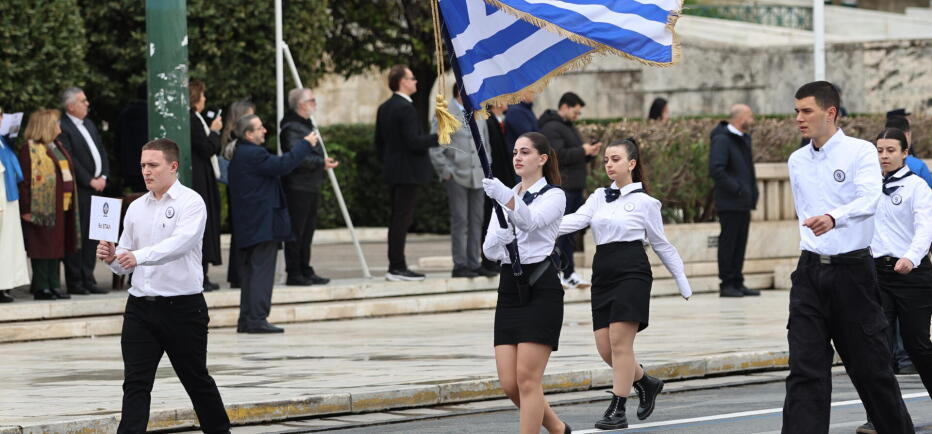 25η Μαρτίου: Με περηφάνια παρέλασαν οι μαθητές της Αθήνας