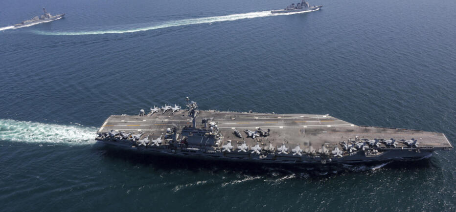Το Ιράν υποστηρίζει ότι χτύπησε το αεροπλανοφόρο Abraham Lincoln