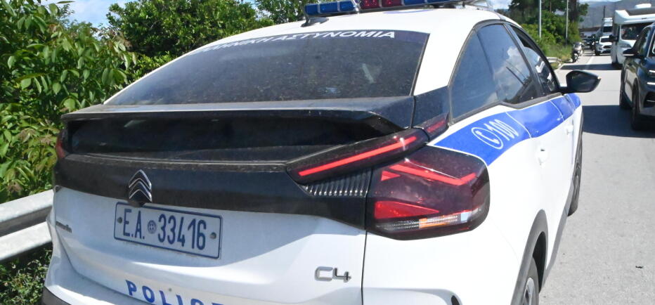 Λουτράκι: Ληστεία στα ΕΛΤΑ με καλάσνικοφ – 32.000 ευρώ η λεία