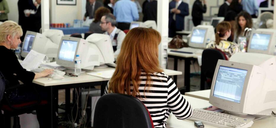 Κατώτατος μισθός: Οριζόντια αύξηση 40 ευρώ μεικτά τον μήνα στο Δημόσιο