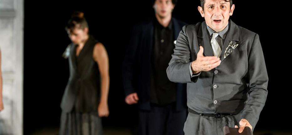 Η «Αντιγόνη» του Σοφοκλή επιστρέφει, σε σκηνοθεσία Θέμη Μουμουλίδη