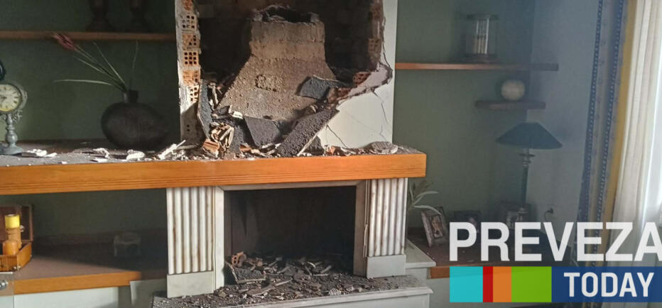 Κεραυνός χτύπησε σπίτι στην Πρέβεζα - Από θαύμα γλίτωσε ζευγάρι