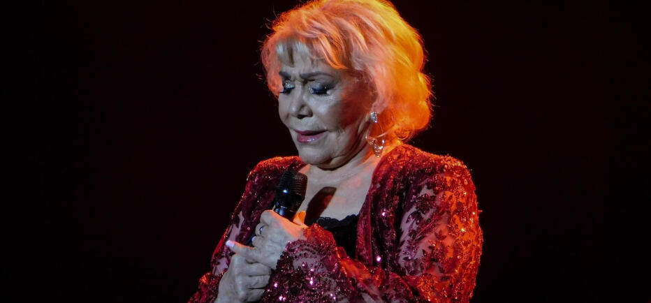 Σίγησε η φωνή της Μαρινέλλας: Η άγνωστη ζωή της και η μεγάλη πορεία της