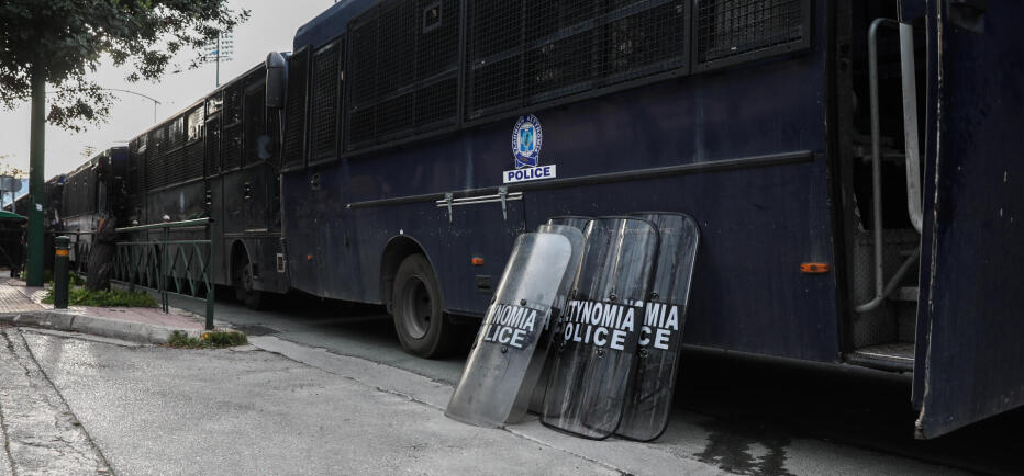 Eξάρχεια: Επίθεση ομάδας αγνώστων σε διμοιρία των ΜΑΤ