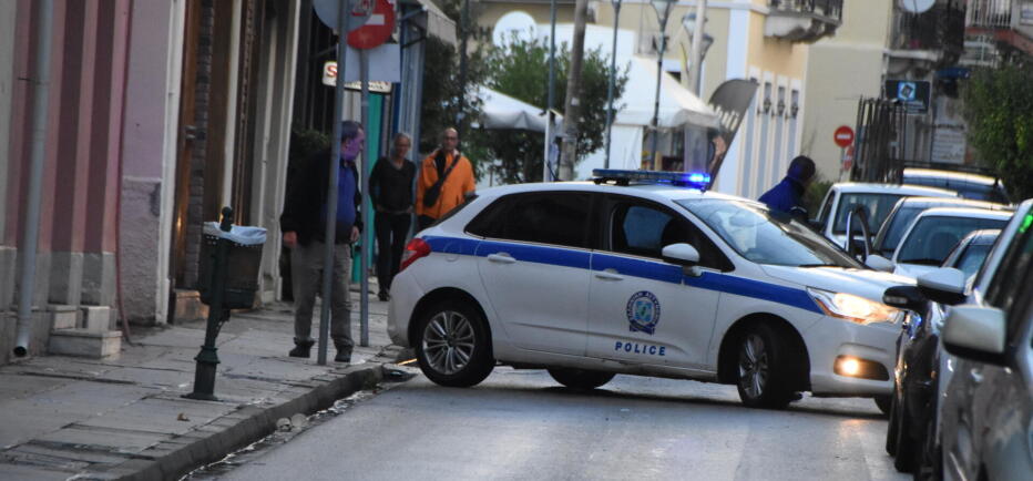 Θρίλερ στου Ζωγράφου: Νεκρές μάνα και κόρη, «τσιμεντωμένες» σε δωμάτιο