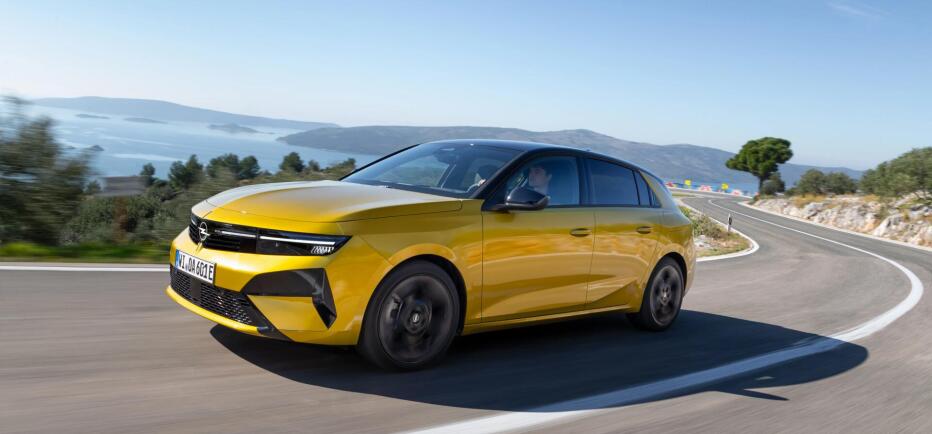 Opel: Βρείτε τους καρχαρίες στο νέο Astra