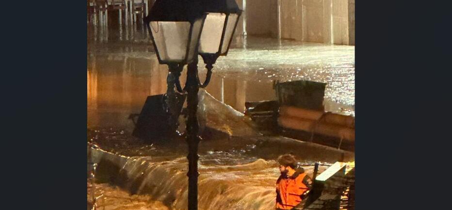 Κακοκαιρία: «Πνίγηκε» η Ύδρα από την Erminio - Χείμαρροι έγιναν οι δρόμοι