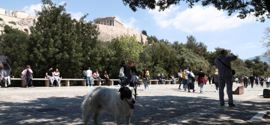 Ανεβαίνει η θερμοκρασία σήμερα - Πώς θα είναι ο καιρός ως τη Μεγάλη Τετάρτη