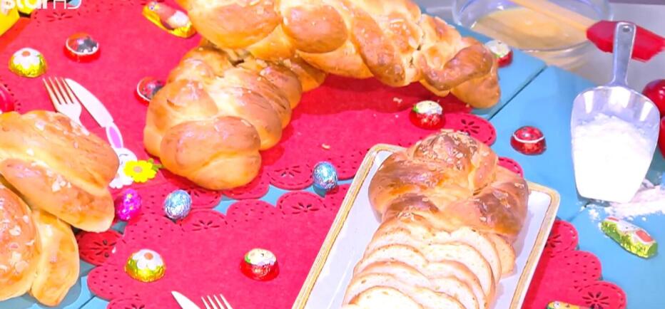 Φτιάξτε αφράτο και μυρωδάτο Πασχαλινό τσουρέκι