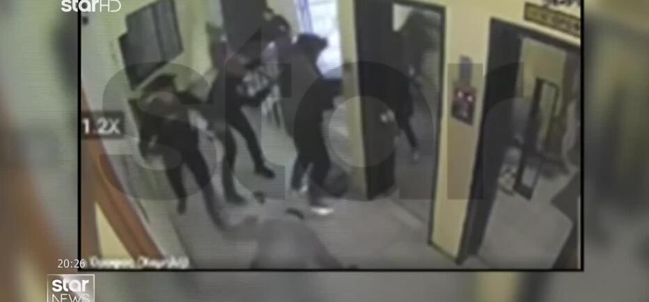 Πειραιάς: Έβλεπε Τους Διαρρήκτες Από Κάμερα Ασφαλείας & Κάλεσε Το 100