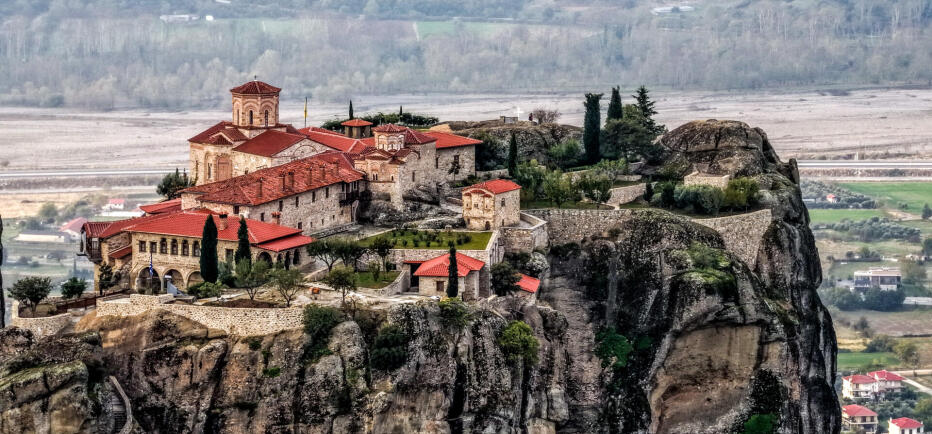 Τραγωδία στα Μετέωρα: Γυναίκα πήδηξε τα κάγκελα Μονής και βρέθηκε στο κενό