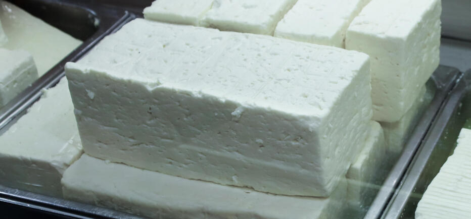 Ανακαλείται φέτα γνωστή επωνυμίας – Εντοπίστηκε το βακτήριο «listeria»