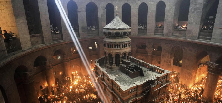 Τι ώρα θα φτάσει το Άγιο Φως στην Ελλάδα