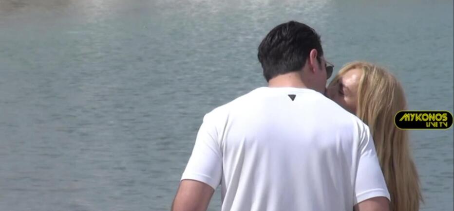 Παπαδημητρίου – Γεροντιδάκης: Το πρώτο δημόσιο φιλί στη Μύκονο