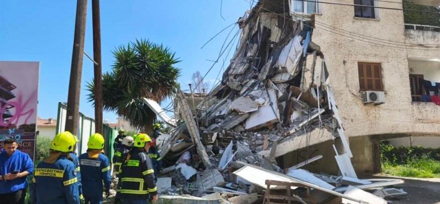 Κύπρος: Κατέρρευσε μέρος πολυκατοικίας -  Υπάρχει εγκλωβισμένο άτομο