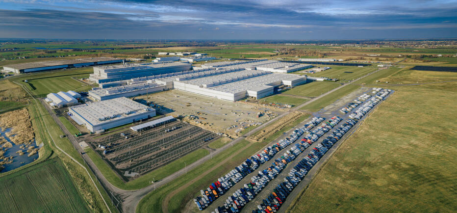 VW Crafter: Σε νέες εγκατστάσεις θα κατασκευάζεται το ηλεκτρικό μοντέλο