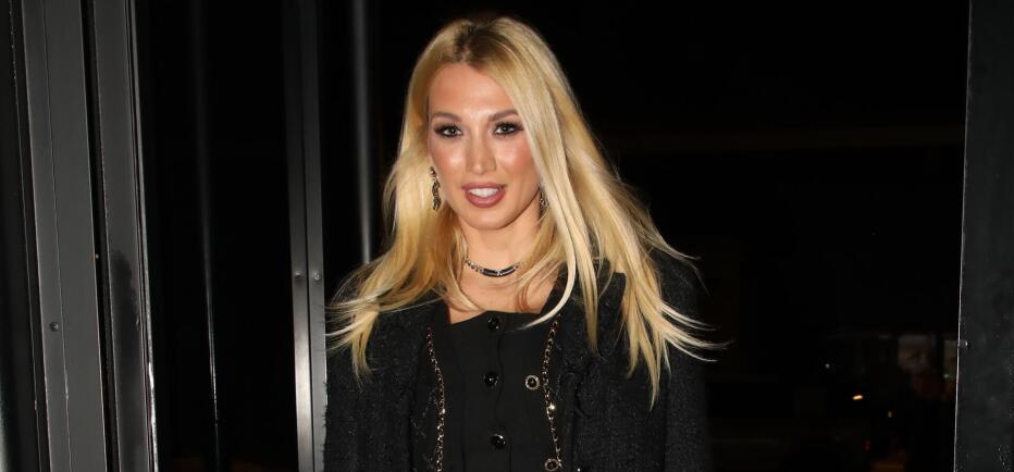 Σπυροπούλου: «Ξαναέγινε παιδί στην παιδική χαρά»