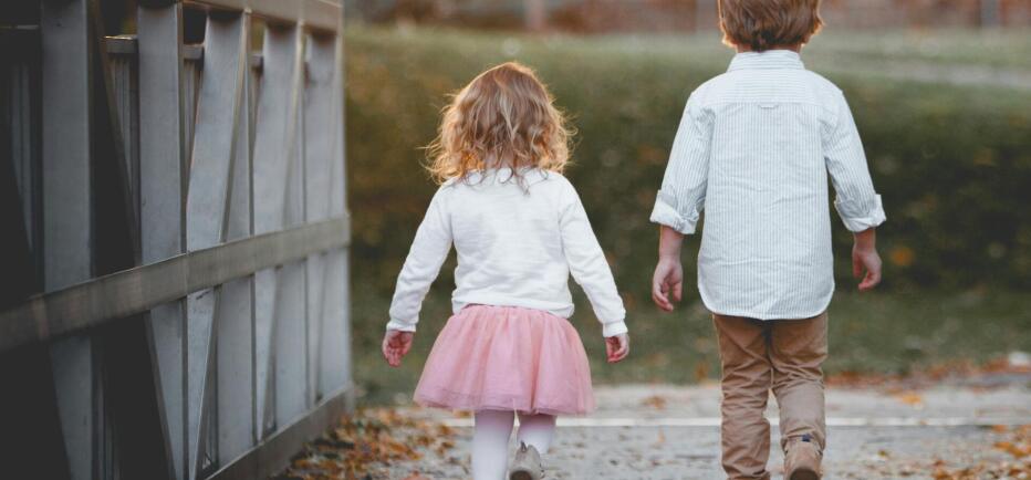 Γιατί τα πρωτότοκα παιδιά είναι εξυπνότερα από τα αδέλφια τους;