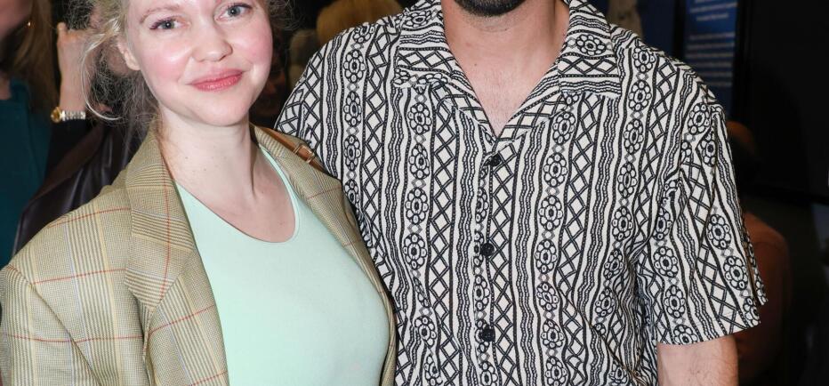 Λίλα Μπακλέση: Στο θέατρο με φουσκωμένη κοιλίτσα