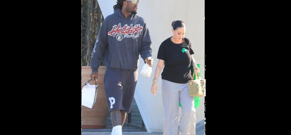 Χαλαρή έξοδος στην Αθήνα για τον Ματίας Λεσόρ με την γυναίκα του