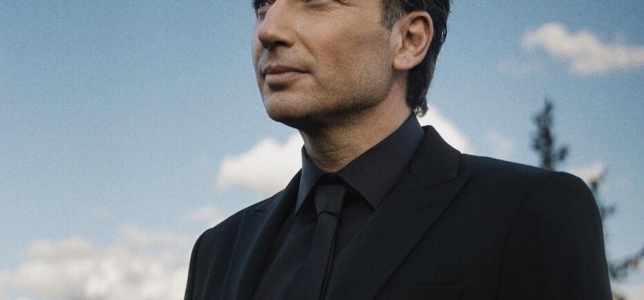 Δημήτρης Κανέλλος: Κάνει τη μουσική ανατροπή με δυναμική μπαλάντα