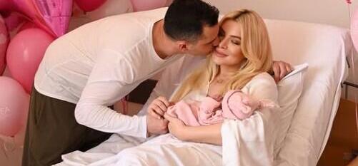 Η τρυφερή selfie του Παναγιώτη Κουτσουμπή με την κόρη του, Ξένια!