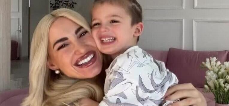 Ιωάννα Τούνη: «Τα πρωινά μας...Με το μικρό μου αντράκι»