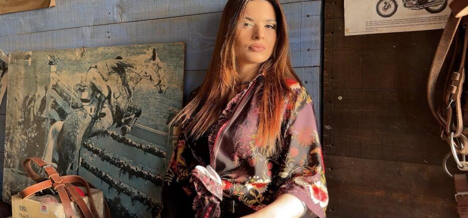 Ρούλα Παπαθανασίου: Το νέο της τσιφτετέλι «Με Ζηλεύεις Πολύ»