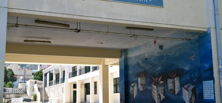 Χαϊδάρι: Ευχάριστα νέα για τη 13χρονη που έπεσε από μπαλκόνι σχολείου