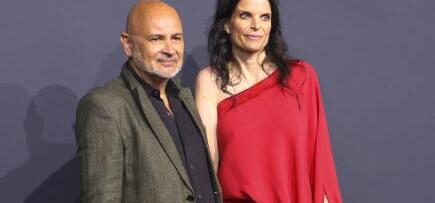 Αθηνά Ωνάση: Σπάνια εμφάνιση με total red σύνολο