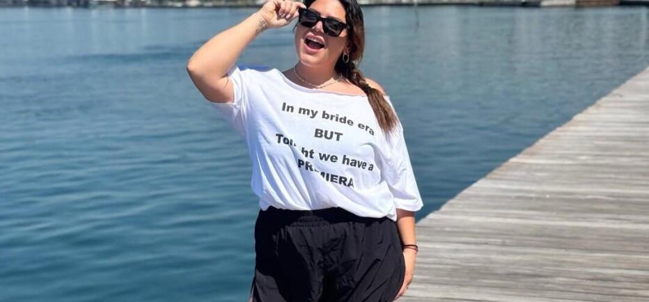 Δανάη Μπάρκα: Eπιβεβαίωσε τον γάμο της... μ' ένα T- shirt!